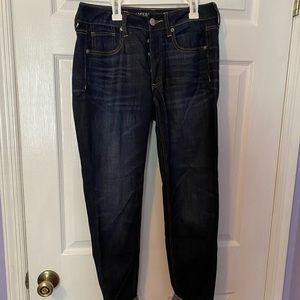 American eagle tomgirl fit jeans